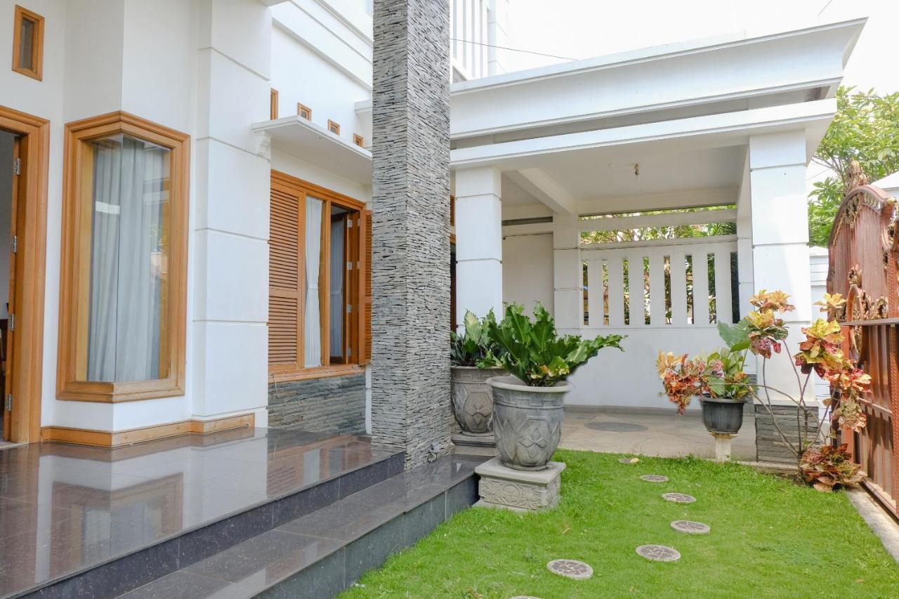 Oyo 2295 Daffi Family Residence Malang Exterior photo