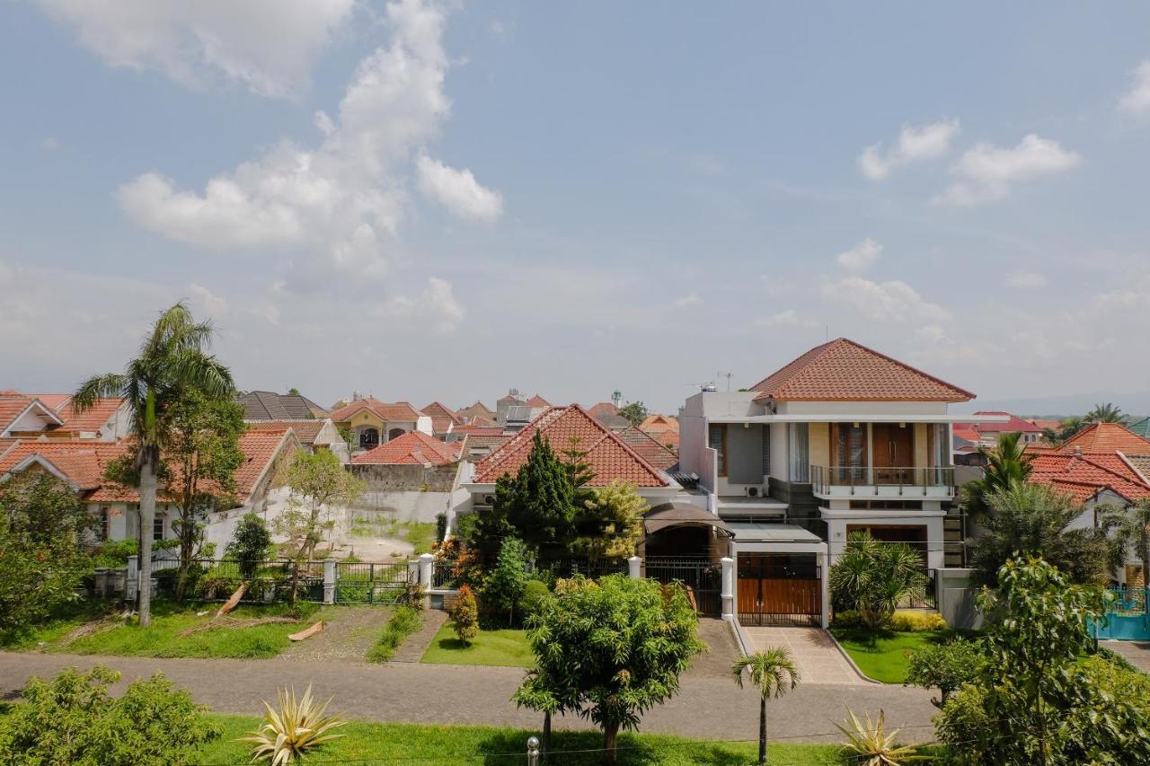 Oyo 2295 Daffi Family Residence Malang Exterior photo